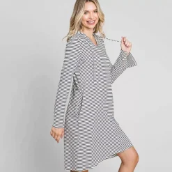 JEANS Hupparit></noscript>Culture Code Londyn raidallinen trikoomekko valkoinen