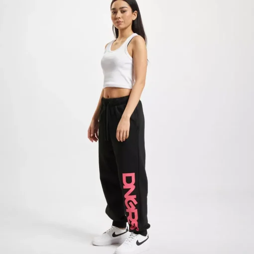 JEANS Housut>Dangerous DNGRS Basic Sweatpants musta