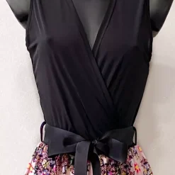 JEANS Jumpsuit-haalarit></noscript>Elle Limei roosakukkainen jumpsuit