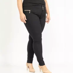 JEANS Housut | Plus!><noscript><img width=