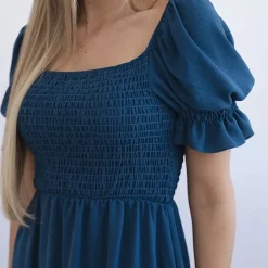 JEANS Minimekot></noscript>Kesi Cherina mekko mariini