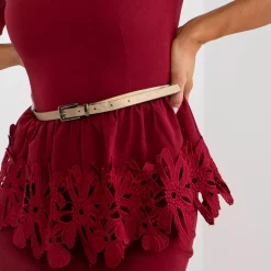 JEANS Minimekot></noscript>Lakerta Penelope mekko vyöllä burgundi
