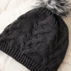 JEANS Talvipäähineet></noscript>Oliwier Ela fleecevuorattu pipo grafiitti