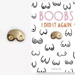 JEANS Elämäntapa Ja Lahjat>Pinssi Boobs