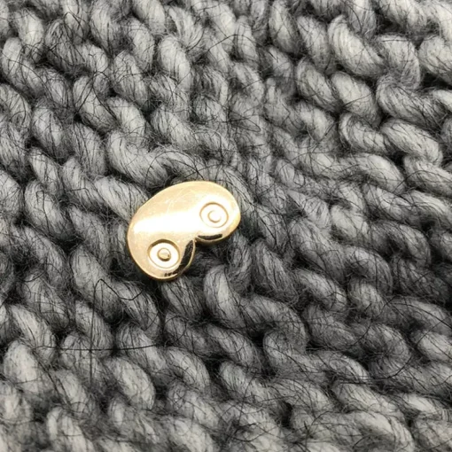 JEANS Elämäntapa Ja Lahjat>Pinssi Boobs